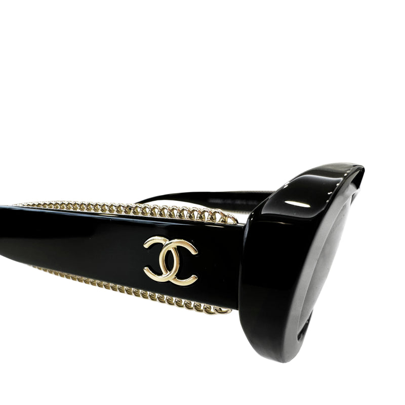 CHANEL OVAL FRAMED SUNGLASSES