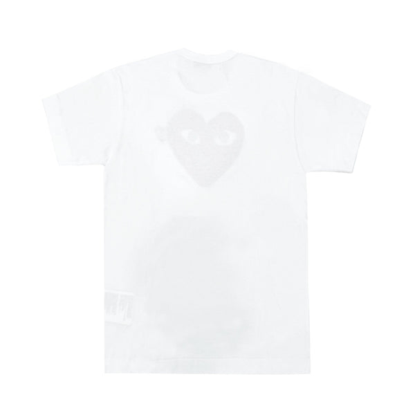 Comme Des Garcons Play Heart Logo T-shirt | Designer code: P1T086 | Luxury Fashion Eshop | Lamode.com.hk